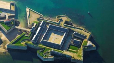 ÉP 11: FABIEN, VIVRE ET COMBATTRE. L'espion de la république. STÉPHANE PERSON