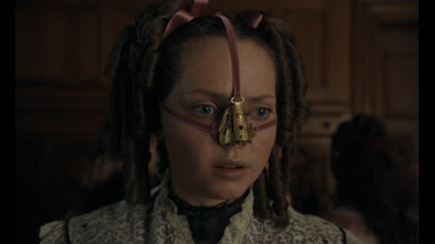 The ugly stepsister (A meia-irmã feia)